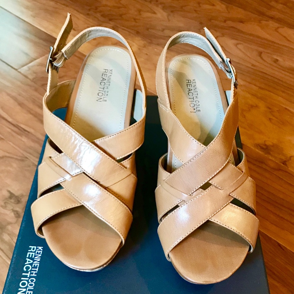 Kenneth Cole New York Lot's Of Love Sandals